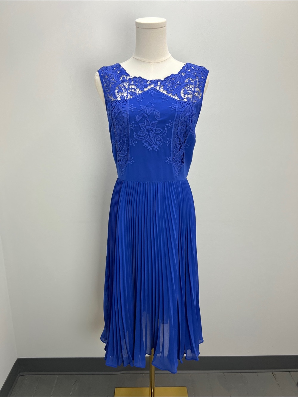Oasis Lace Midi Dress Pleated Royal Blue Womens Size 6 Wedding Guest